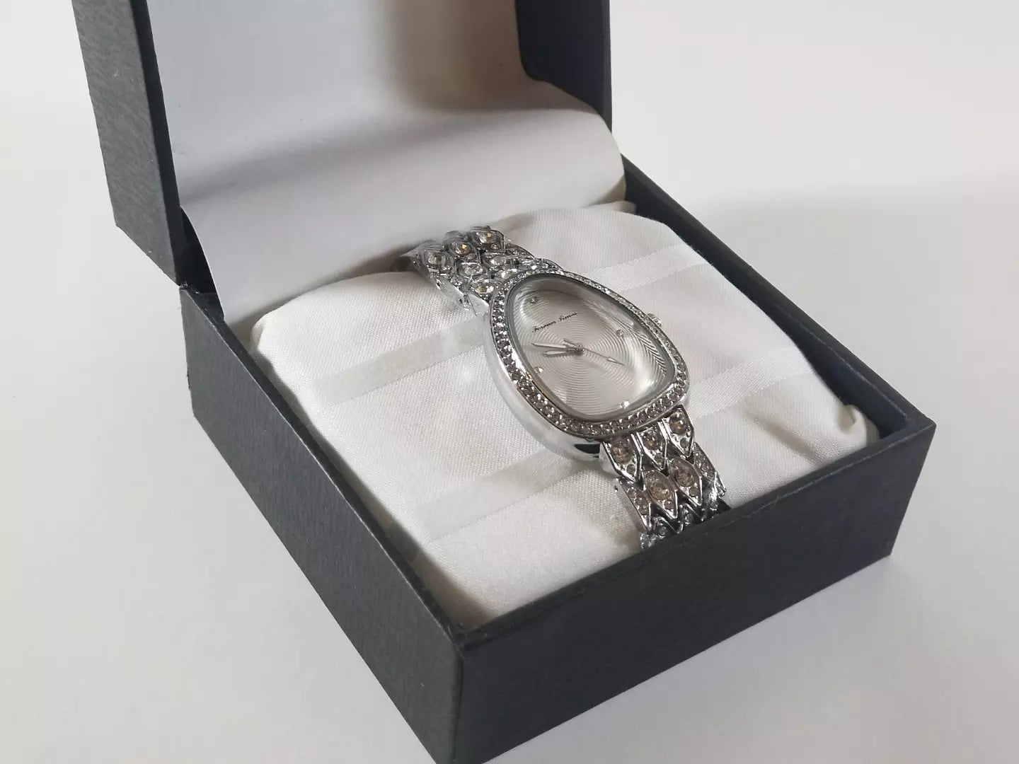 Forever Times Oval Dial