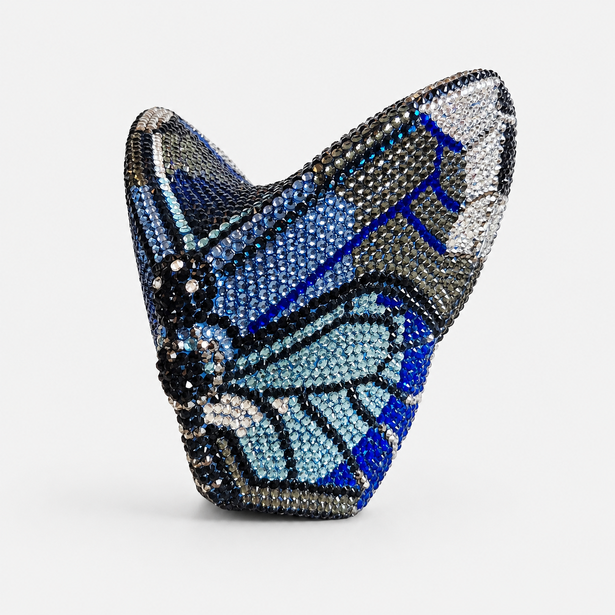 The 3D Butterfly Clutch